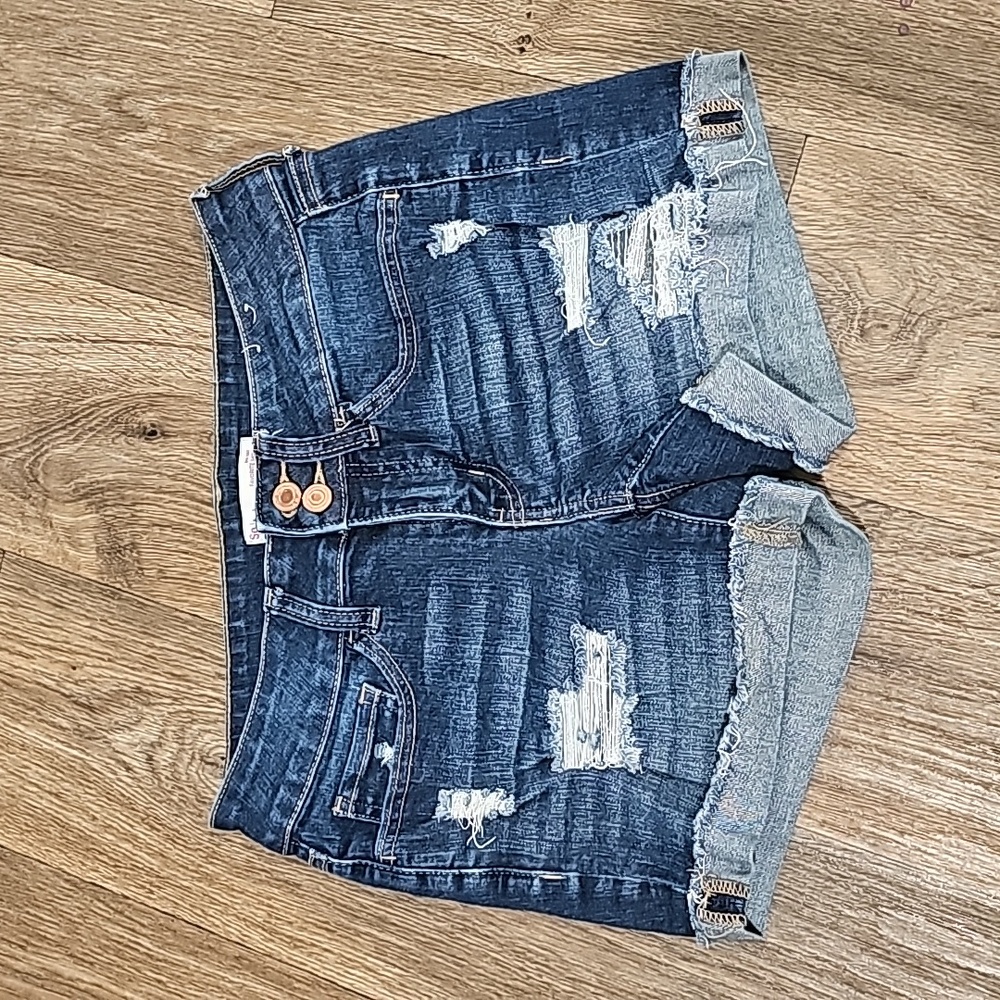 So brand low rise Favorite Midi size 5 distressed shorts